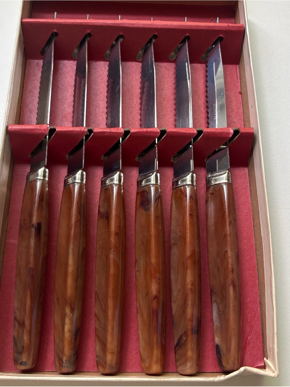 Set of 6 Vintage Regent Sheffield Marbleized Serrated Stainless Steak‎ Knives